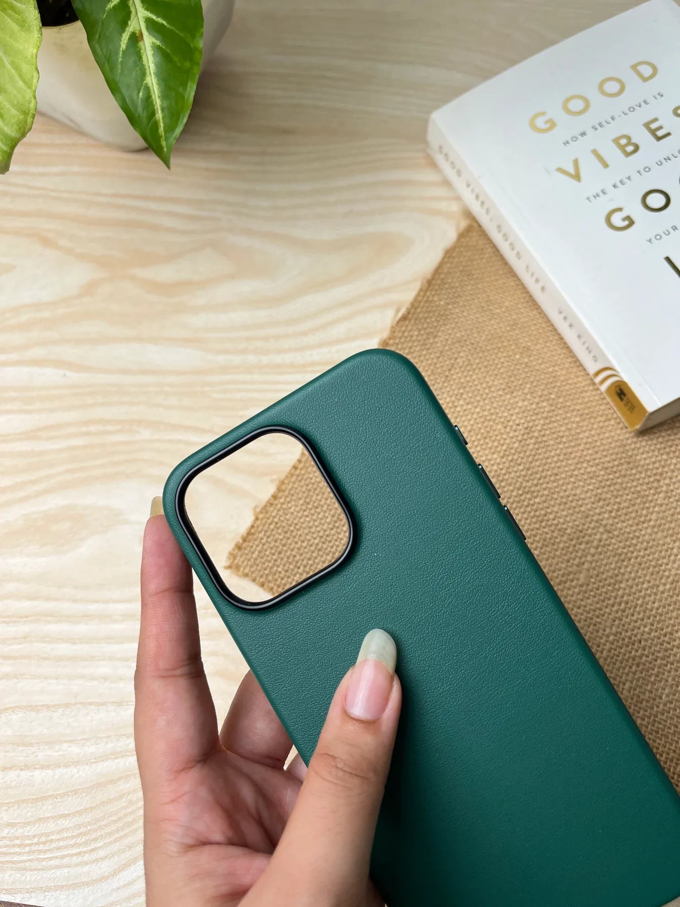 iPhone 15 Pro Leather Case Kdoo Classic Series Genuine Leather Case - Green