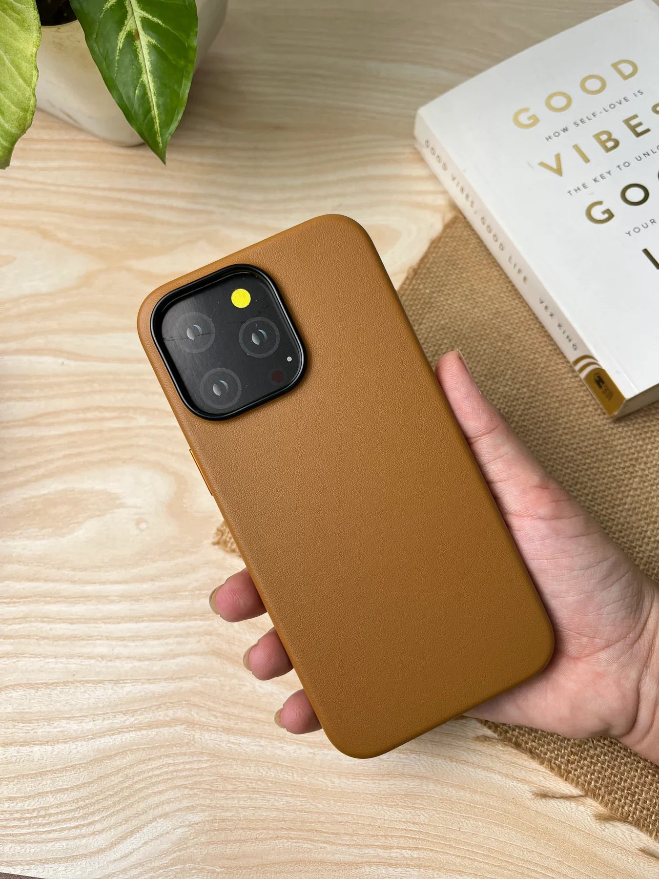 iPhone 15 Pro Leather Case Kdoo Classic Series Genuine Leather Case - Brown